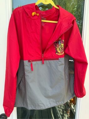 Warner Bros. Gryffindor adult medium Red and Gray Windbreaker Jacket